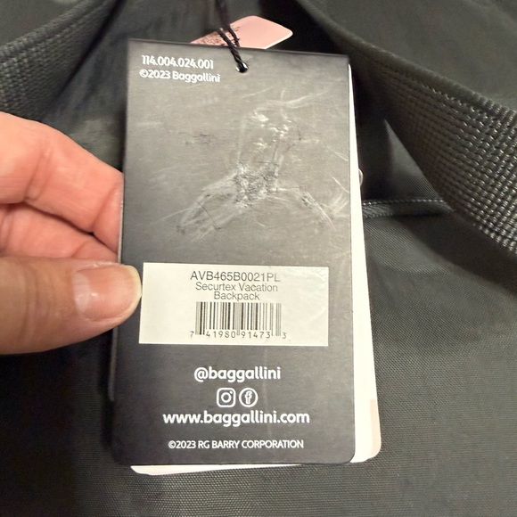 Baggallini Securetex Anti-Theft Getaway Backpack Grey New with Tags - Picture 3 of 11